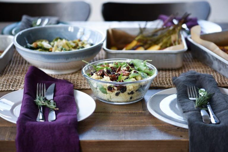 vegan thanksgiving dinner table