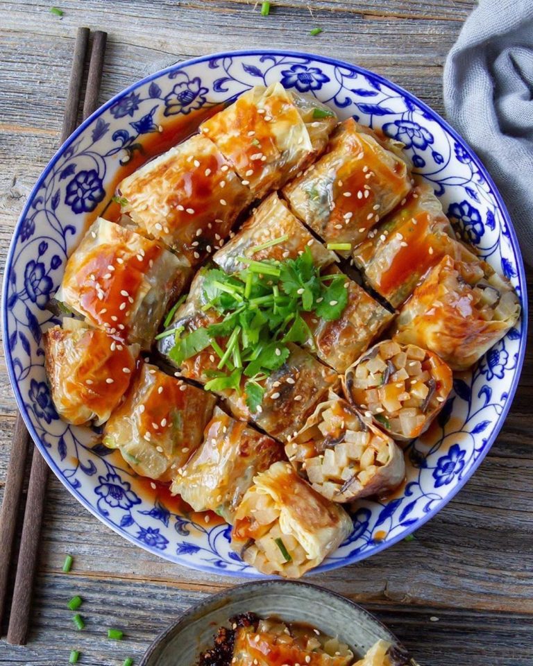 Veggie Rolls with Spicy Sweet Sauce