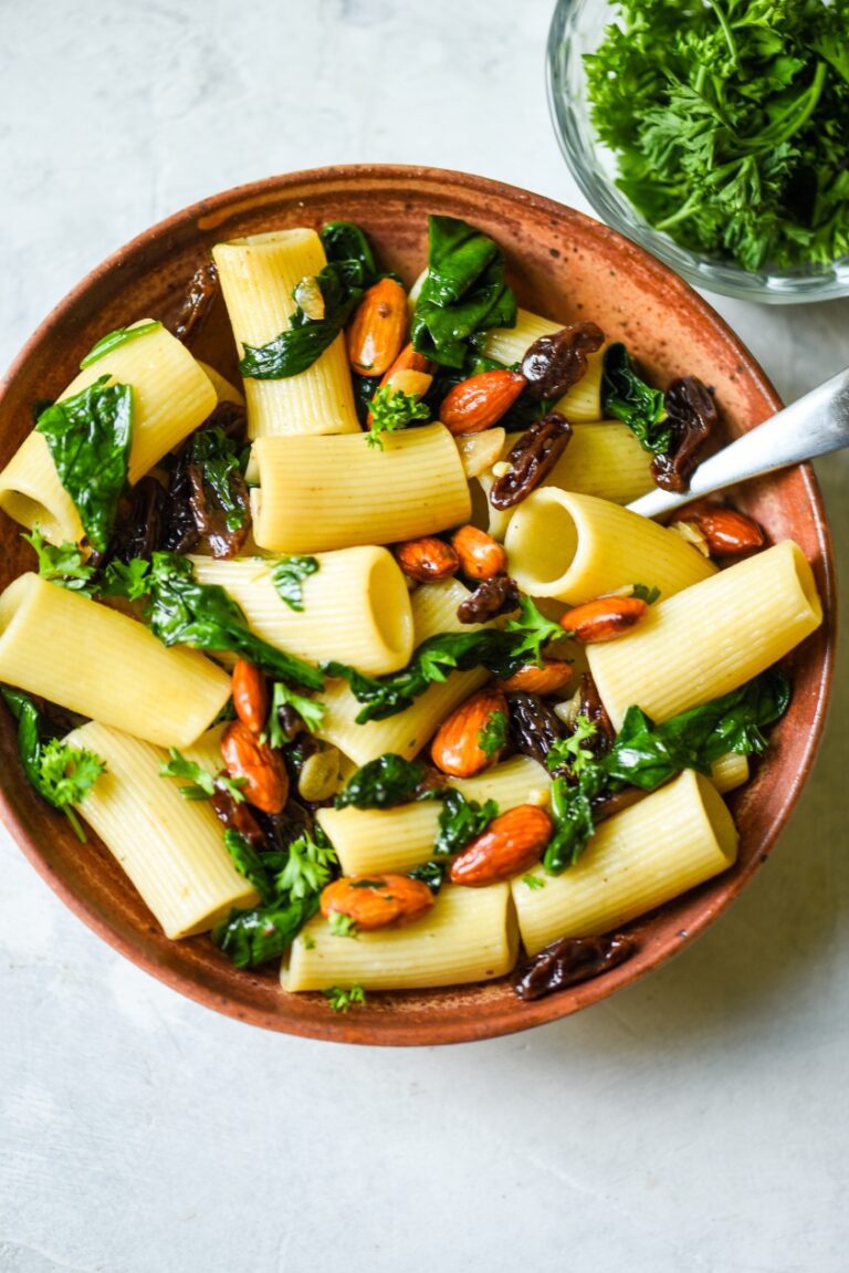 15-Minute Umami Spinach Pasta (Catalan Style)