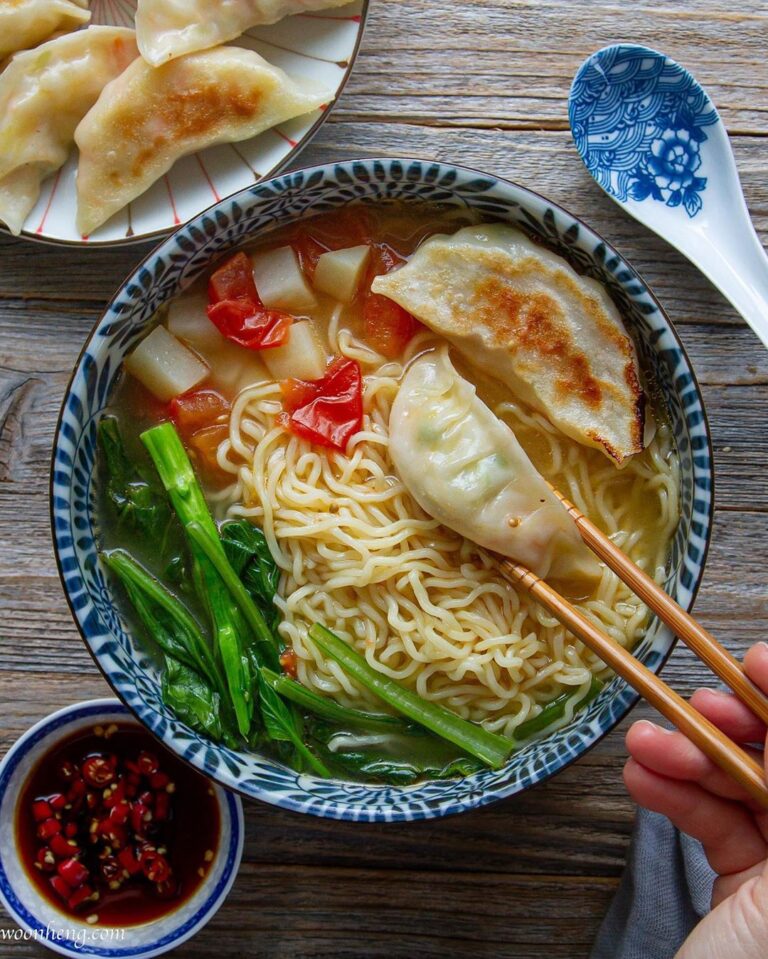 Flavorful Dumpling Noodle Soup (+ VIDEO)