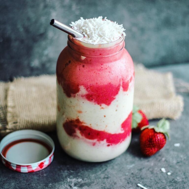 Strawberry, Coconut & Maca Smoothie