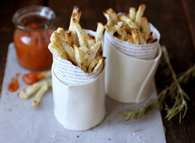 parsleyrootfrieswithroastedtomatoketchup Best of Vegan