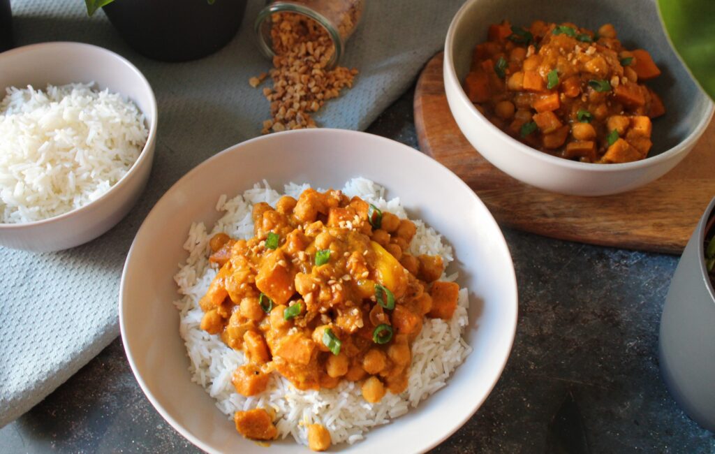 Vegan Congolese Poulet au Karanga (“Chicken” in Peanut Sauce)