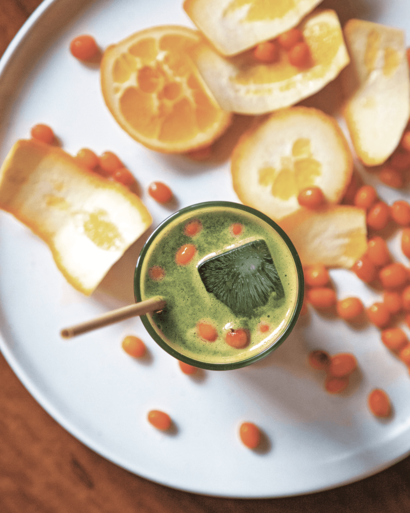 Sea Buckthorn Orange Juice with Spinach and Ginger from 125 Best Juices, Smoothies and Healthy Snacks by Em von Euw