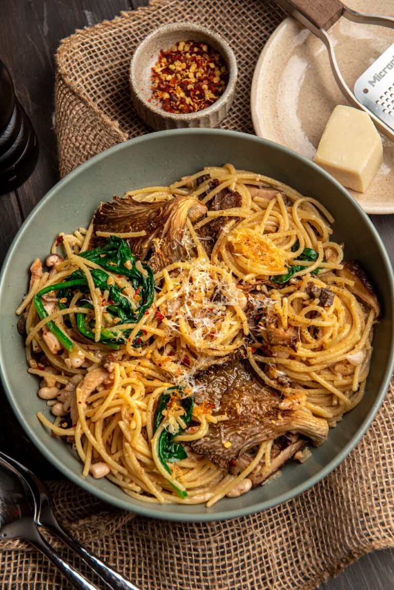 Simply Pasta: Vegan Spaghetti alla Noce e Funghi